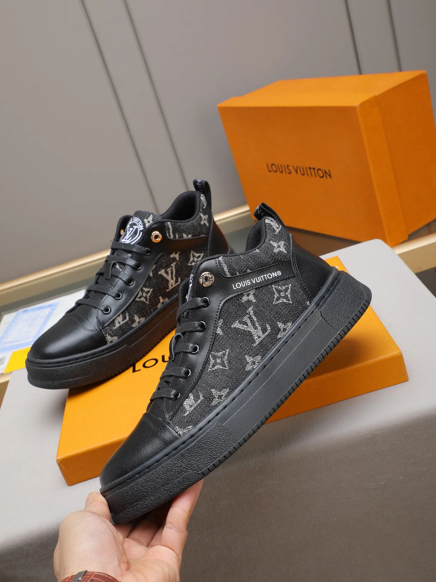 PP420 High Top Men's [LV] High top classic hot style in autumn and winter💝 👣👣Perfect last shape, beautiful design style 💋 💋This winter is no longer cold😢😢Cow leather + LV special material + non-slip and wear-resistant rubber outsole🎩A must-have for trendy men❗Number: 38-44 (45 custom-made) The real thing looks better🎬The real thing looks better👅, two colors to choose from